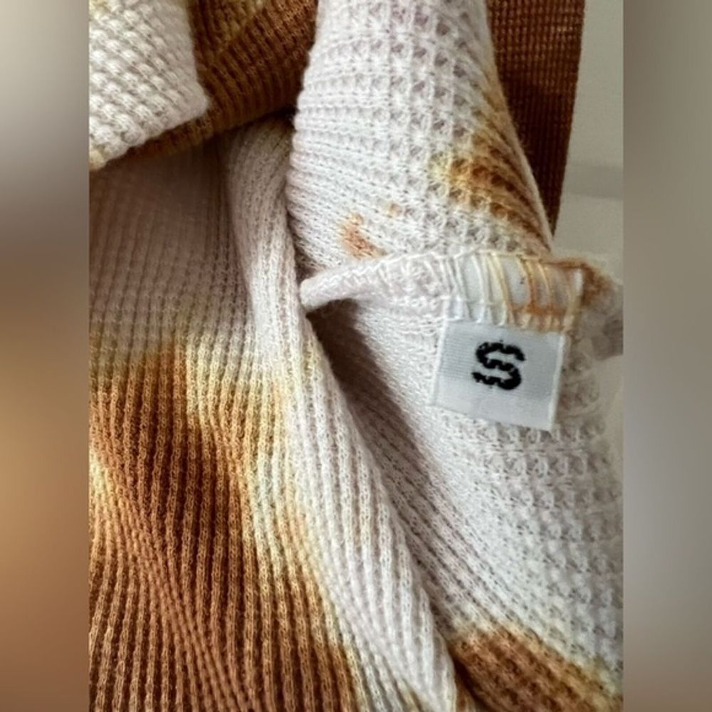mate the label Size Small tie dye thermal crop long sleeve orange white - Picture 6 of 7